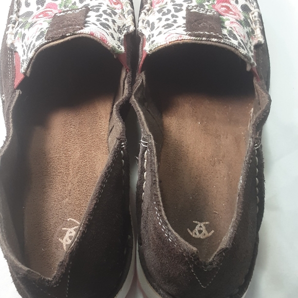 Ariat Shoes - Picture 2 of 12